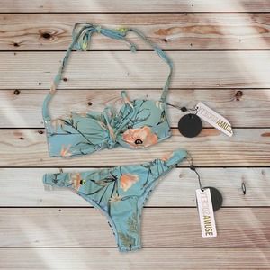 🌺AMUSE SOCIETY 🌺  // HELLYFHISH HALTER TOP & SEAHORSE CHEEKY BOTTOM // BIKINI